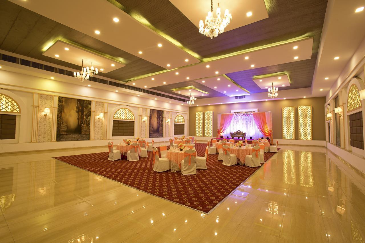 Inde Hotel Chattarpur Nuova Delhi Esterno foto