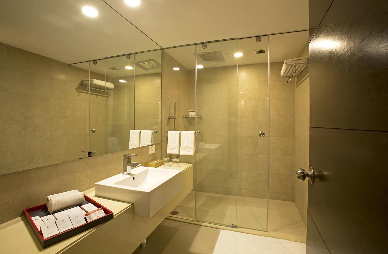 Inde Hotel Chattarpur Nuova Delhi Esterno foto